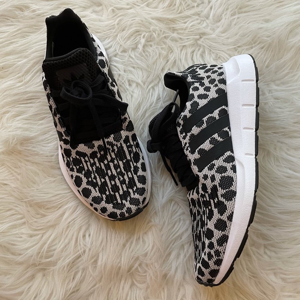 Adidas Leopard Swift Run NWT 7 - Picture 10 of 16